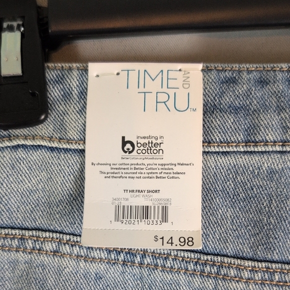 Time and Tru Blue Jean Shorts withβ Frayed Hem and Distressed Look - Picture 3 of 6